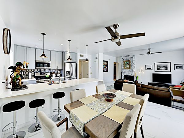 Palm Springs Home 1028244