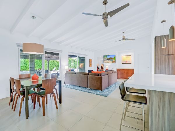 Palm Springs Home 1028245