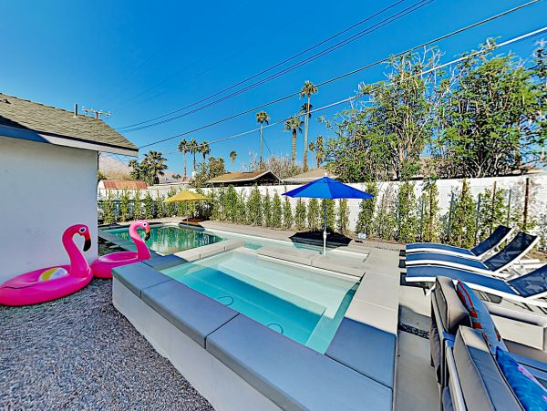 Palm Springs Home 1028246