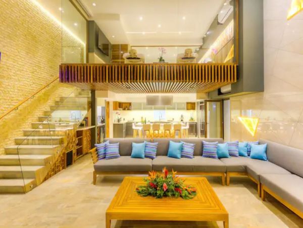 Costa Rica Luxury Full Service Staff