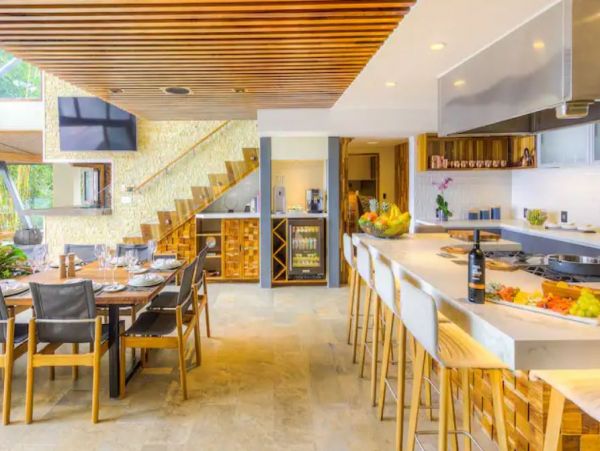 Costa Rica Luxury Full Service Staff