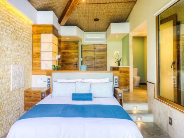 Costa Rica Luxury Full Service Staff
