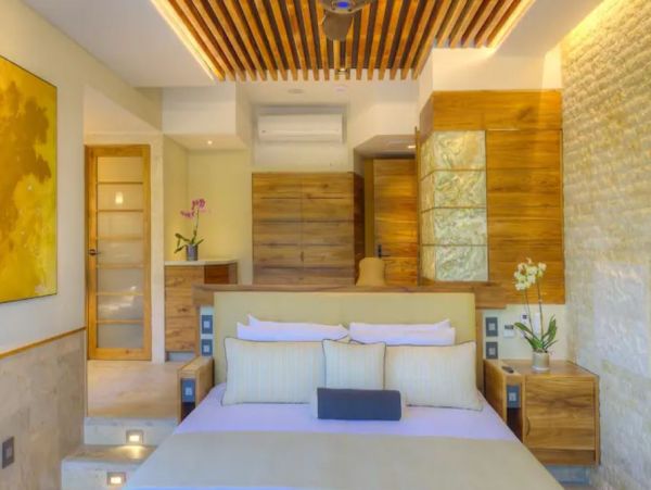 Costa Rica Luxury Full Service Staff