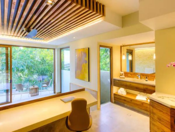 Costa Rica Luxury Full Service Staff