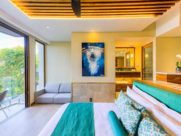 Costa Rica Luxury Full Service Staff