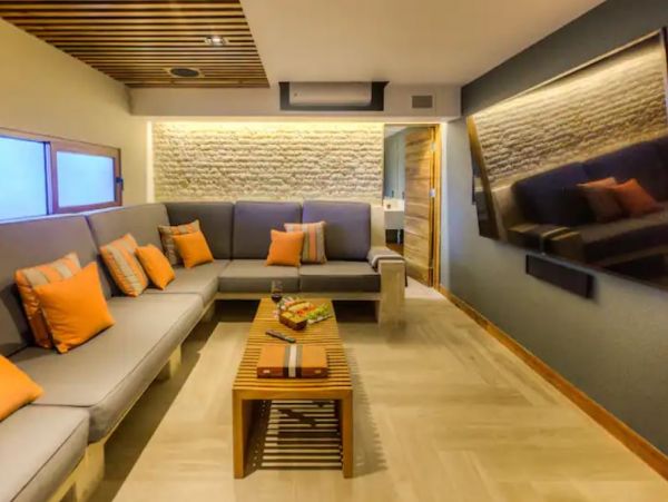 Costa Rica Luxury Full Service Staff