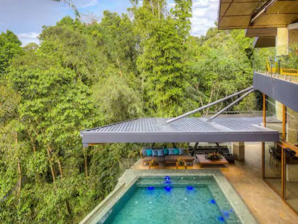 Costa Rica Luxury Full Service Staff