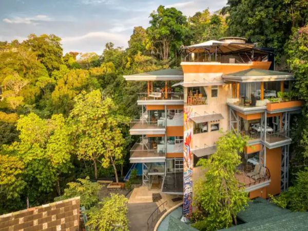 Costa Rica Luxury Full Service Staff
