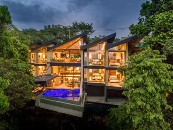 Costa Rica Luxury Full Service Staff