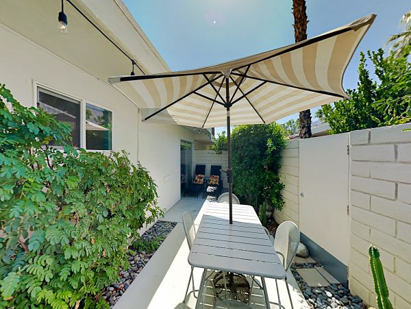 Palm Springs Home 1028248
