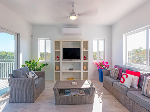 Beautiful Vacation Villa with Private Pool Turks and Caicos