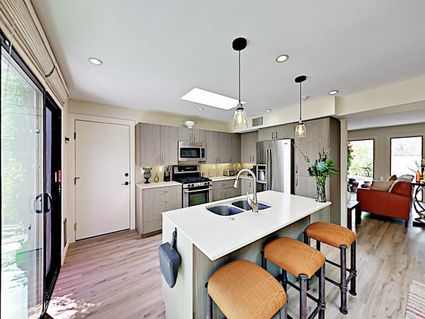 Palm Springs Home 1028250