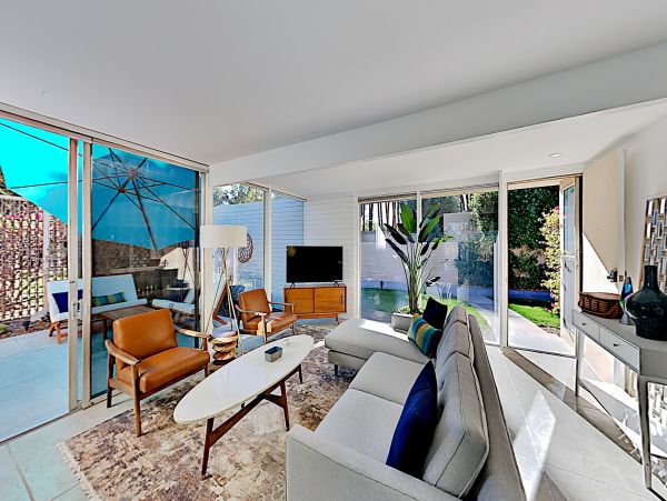 Palm Springs Home 1028252