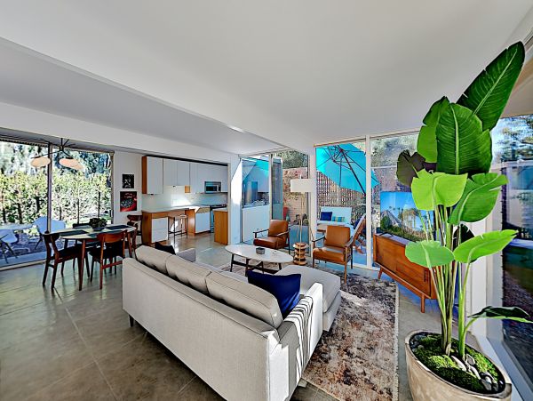 Palm Springs Home 1028252