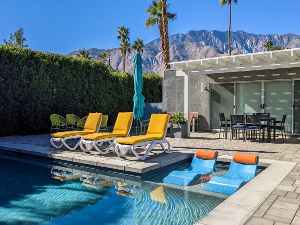 Palm Springs Home 1028253
