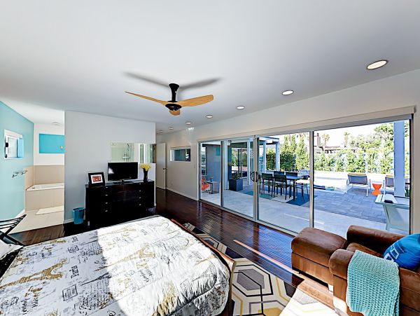 Palm Springs Home 1028253