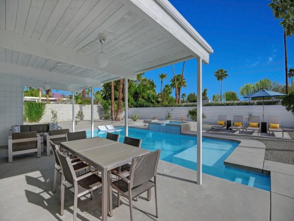 Palm Springs Home 1028254