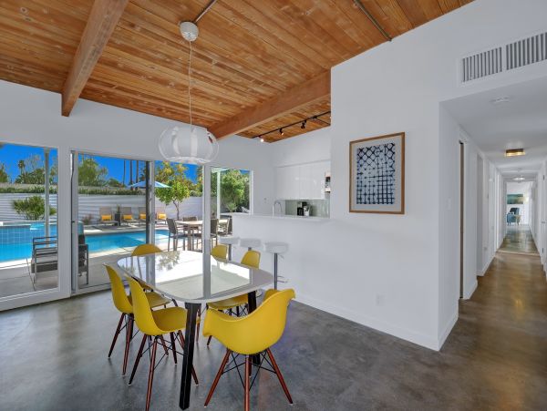 Palm Springs Home 1028254