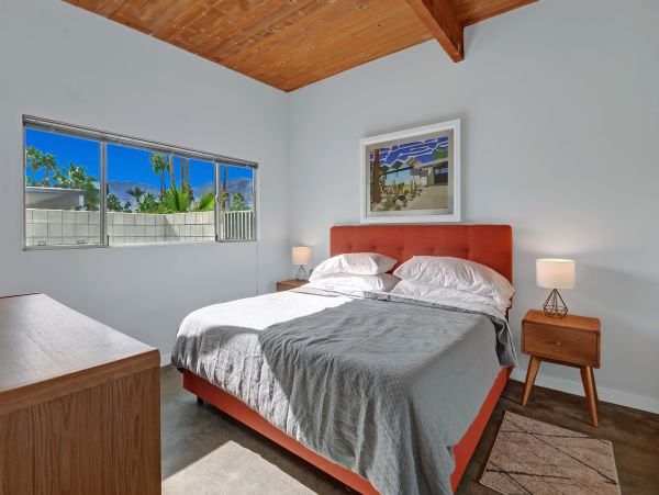 Palm Springs Home 1028254