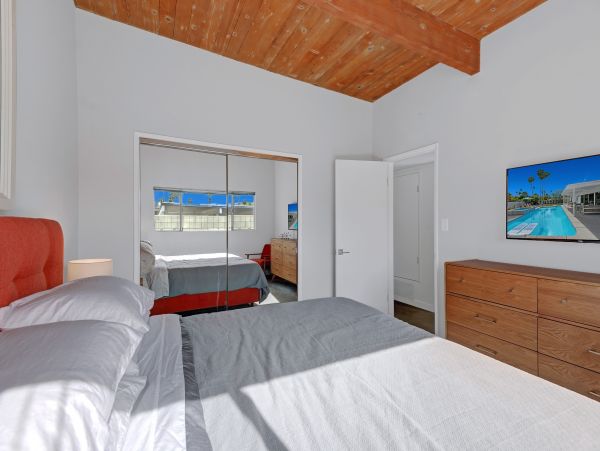Palm Springs Home 1028254
