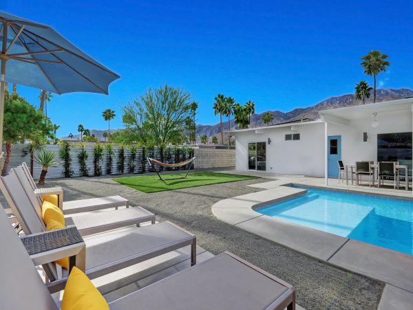 Palm Springs Home 1028254