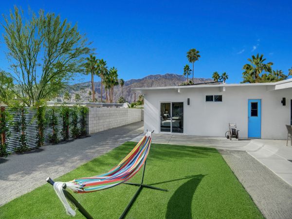 Palm Springs Home 1028254
