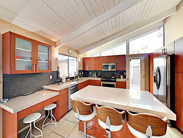 Palm Springs Home 1028255