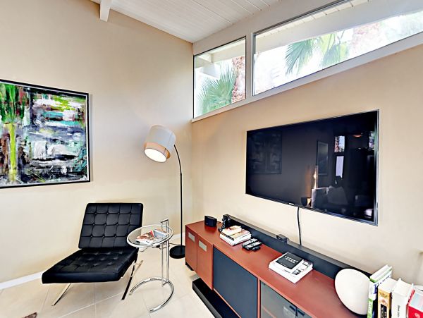 Palm Springs Home 1028255