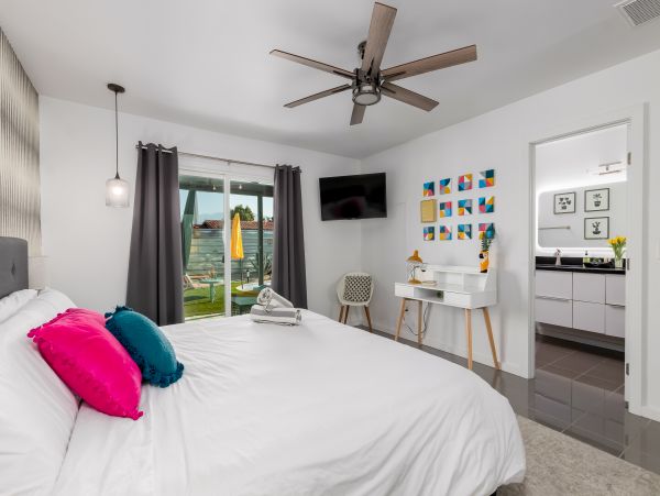 Palm Springs Home 1028256