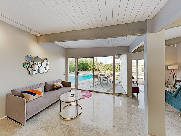 Palm Springs Home 1028257