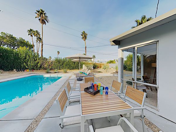 Palm Springs Home 1028257