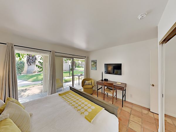 Palm Springs Home 1028260