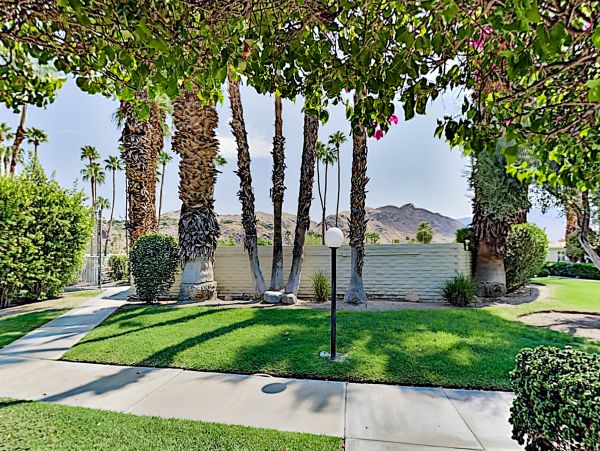 Palm Springs Home 1028260