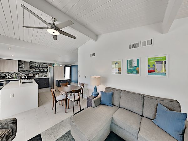 Palm Springs Home 1028262