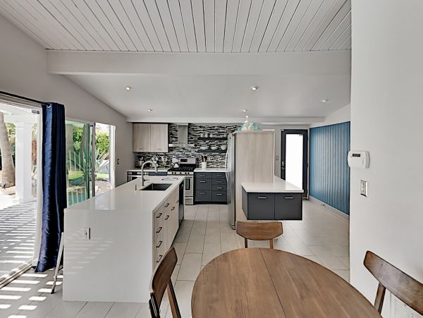 Palm Springs Home 1028262