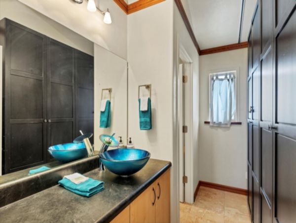 Oceanfront Charming Vacation Home in Placida