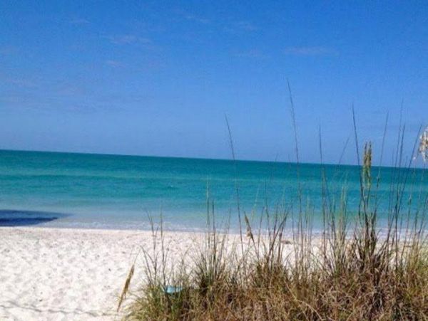 Oceanfront Charming Vacation Home in Placida
