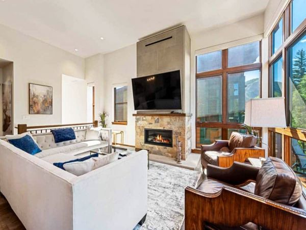 Ski In Ski Out Luxury Rental in Avon with Pool & Hot Tub