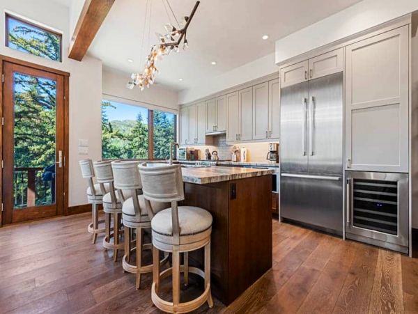 Ski In Ski Out Luxury Rental in Avon with Pool & Hot Tub