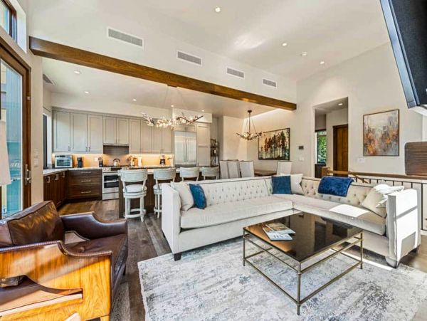 Ski In Ski Out Luxury Rental in Avon with Pool & Hot Tub