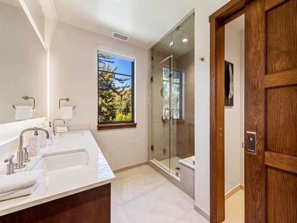 Ski In Ski Out Luxury Rental in Avon with Pool & Hot Tub