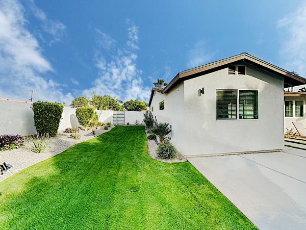 Palm Springs Home 1028268