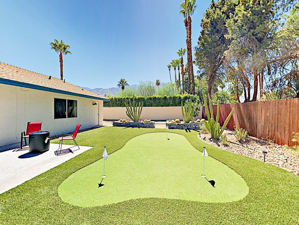 Palm Springs Home 1028269