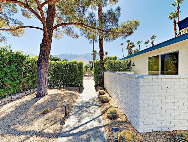 Palm Springs Home 1028269