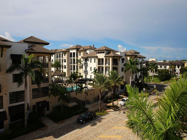 Luxury Naples Vacation Condo Three Bedroom