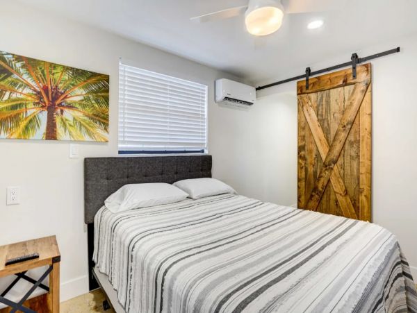 Naples Four Bedroom Pool Home Sleeps 10 Guests