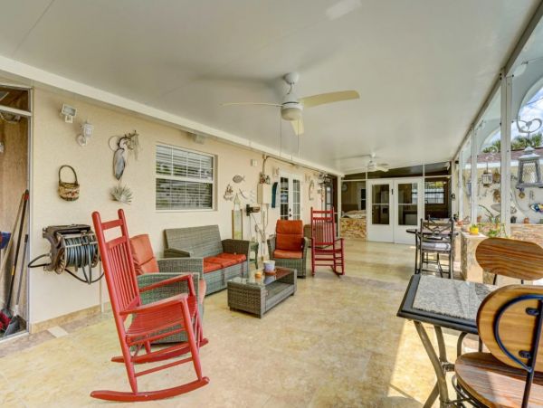 Naples Four Bedroom Pool Home Sleeps 10 Guests
