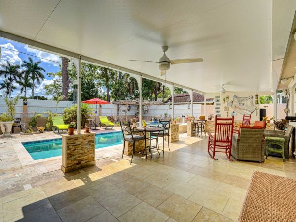 Naples Four Bedroom Pool Home Sleeps 10 Guests
