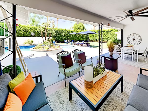 Palm Springs Home 1028274