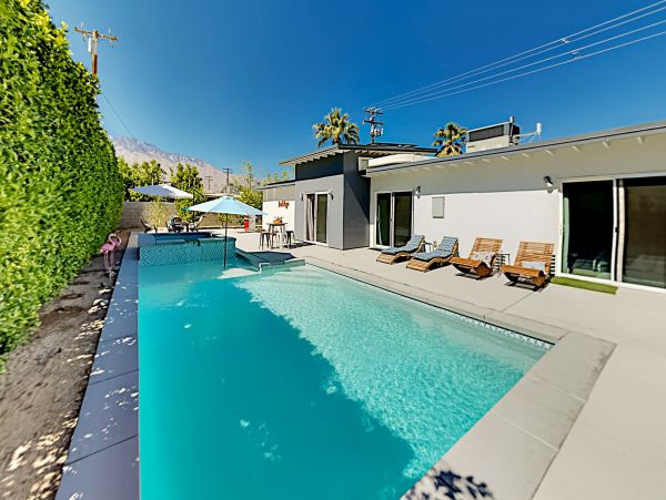 Palm Springs Home 1028276